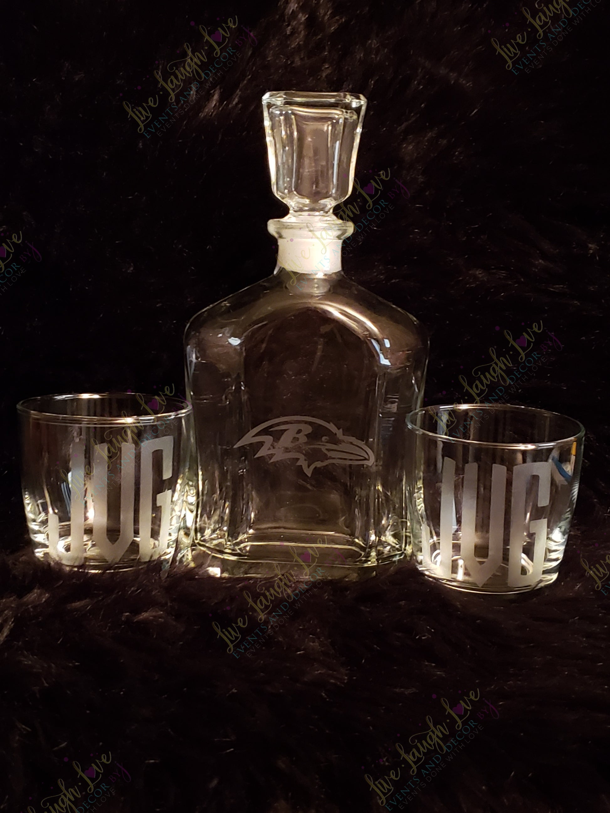 decanter 2 glasses.jpg